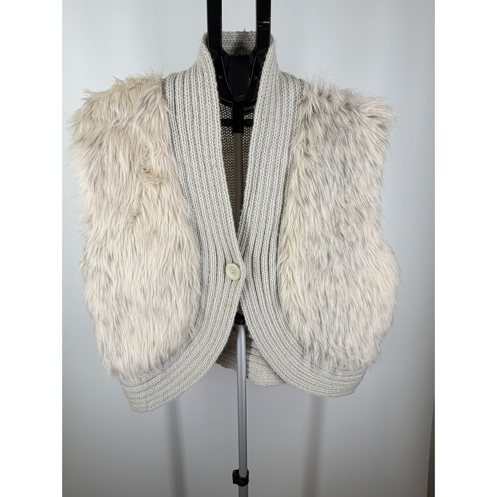 Cato Womens Large Gray Faux Fur Trim Ribbed Knit‎ Sweater Vest Shawl Collar L